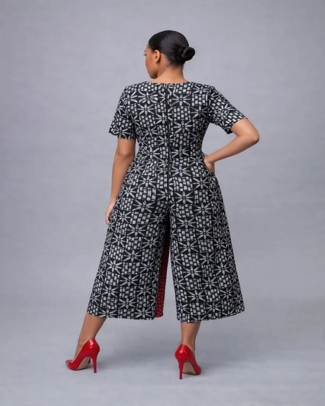 Scullotejumpsuit(Batix)BackView_20251221_170151_0000_copy_1080x1350